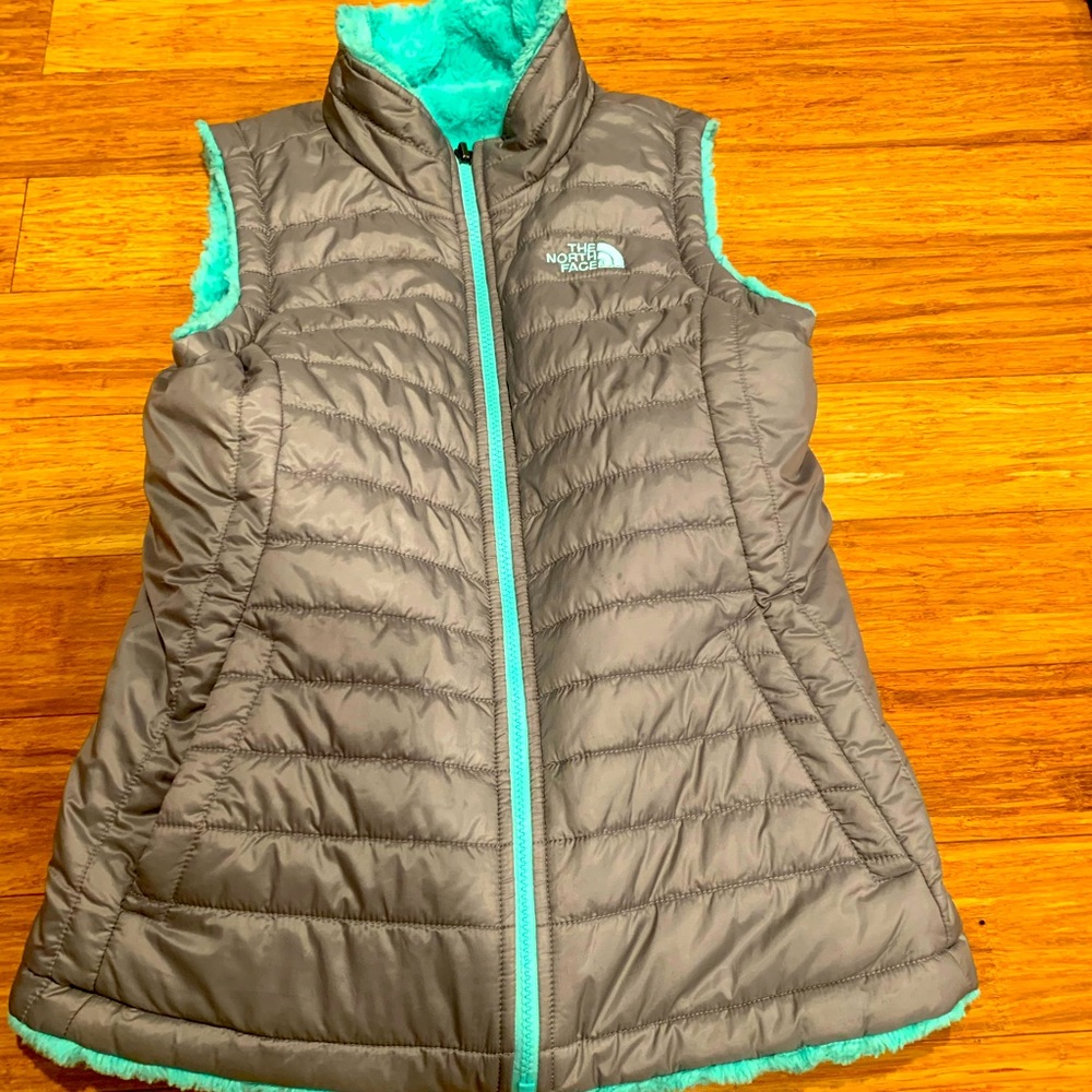 North Face girls reversible vest size 14/16- very good condition